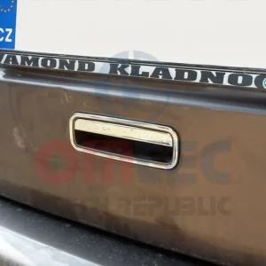 Must-Have VW Caddy facelift 2010+ - nerez chrom kryty madla zadních 5.dveří - OMTEC
