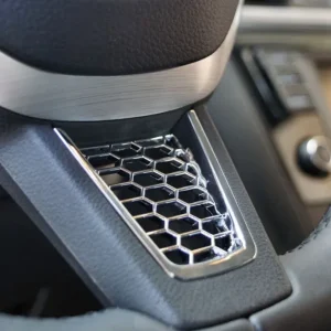 Škoda Yeti Facelift 2013-2017 - plaketka volantu RS honeycomb CHROME Horká Nabídka