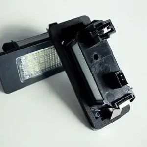 Ověřený VW Touran GP2 - LED osvětlení SPZ