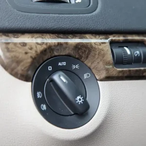Jen Po Omezenou Doba Škoda Yeti - lišta kolem spínače světe WOOD LHD
