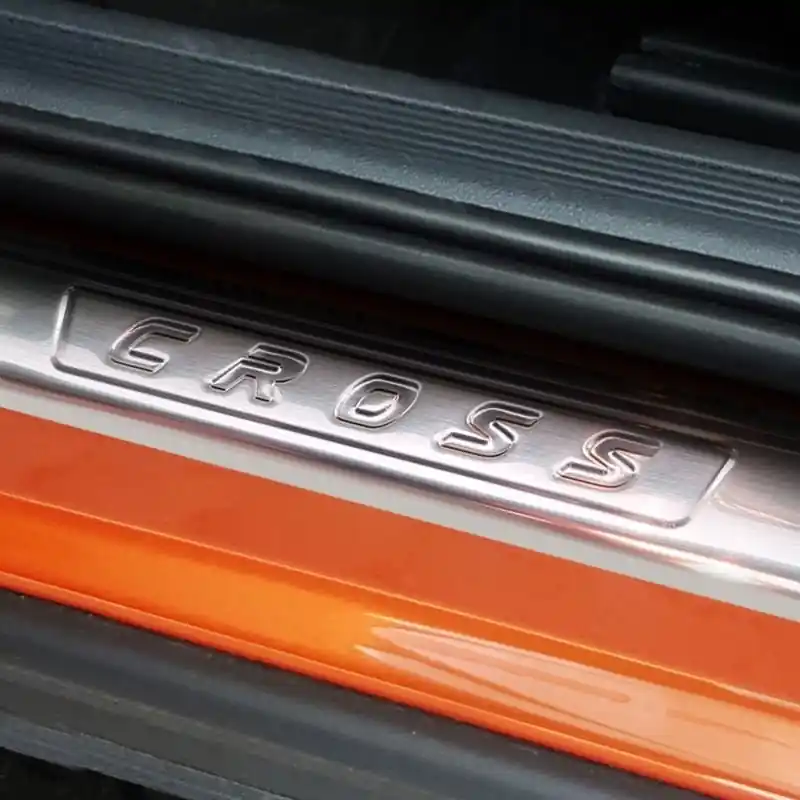 Aktuální Prahové nerezové lišty Volkswagen T-Cross (od roku 2018>) - Avisa