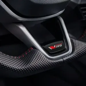 Bezpečná Platba Škoda Elroq - Plaketka volantu ELROQ RS V2